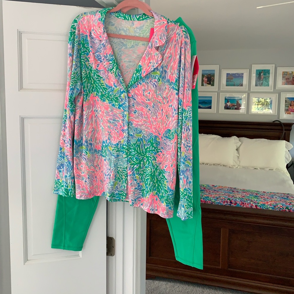 NWT Lilly Pulitzer Soft and comfortable Pajama top size large - Picture 2 of 2